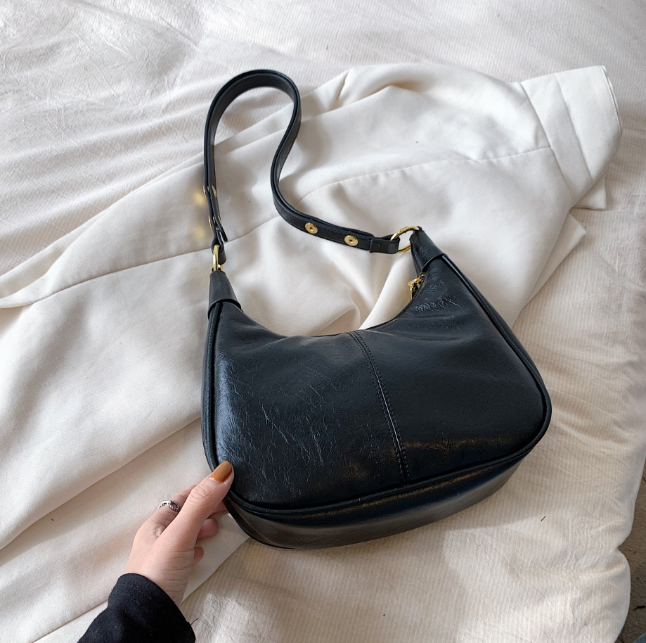 Elegant Hobo-väska för Kvinnor med Justerbar Axelrem & Dragkedja | Perfekt för Vardag och Utekvällar 0