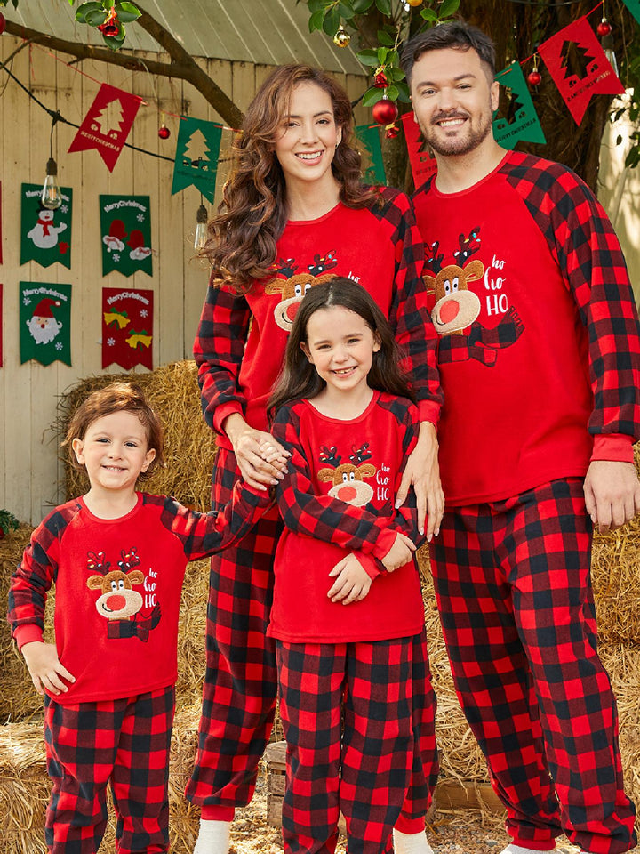 Familjepyjamas Set | Röd Julpyjamas med Renmönster &amp; Buffelrutigt | Mysiga Nattkläder för Familjens Julfirande 0