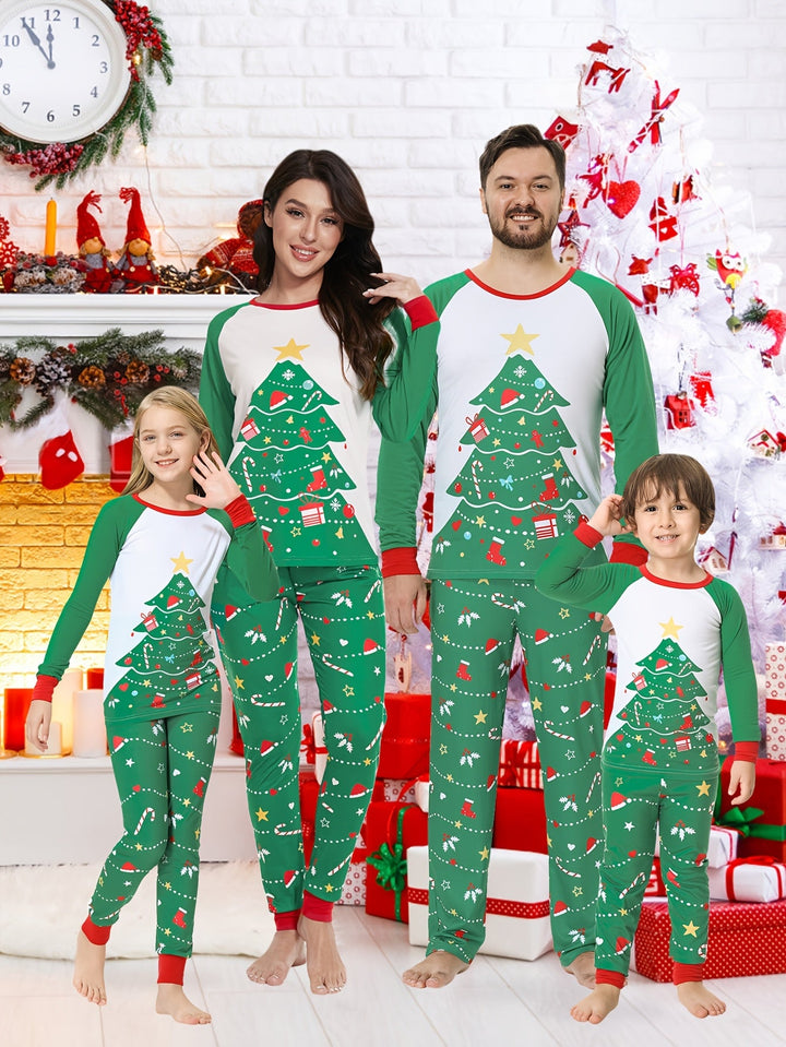 Familjepyjamas | Julpyjamas i Grön med Glad Julgransdesign | Bekväm och Mysig för Familjeminnen 0