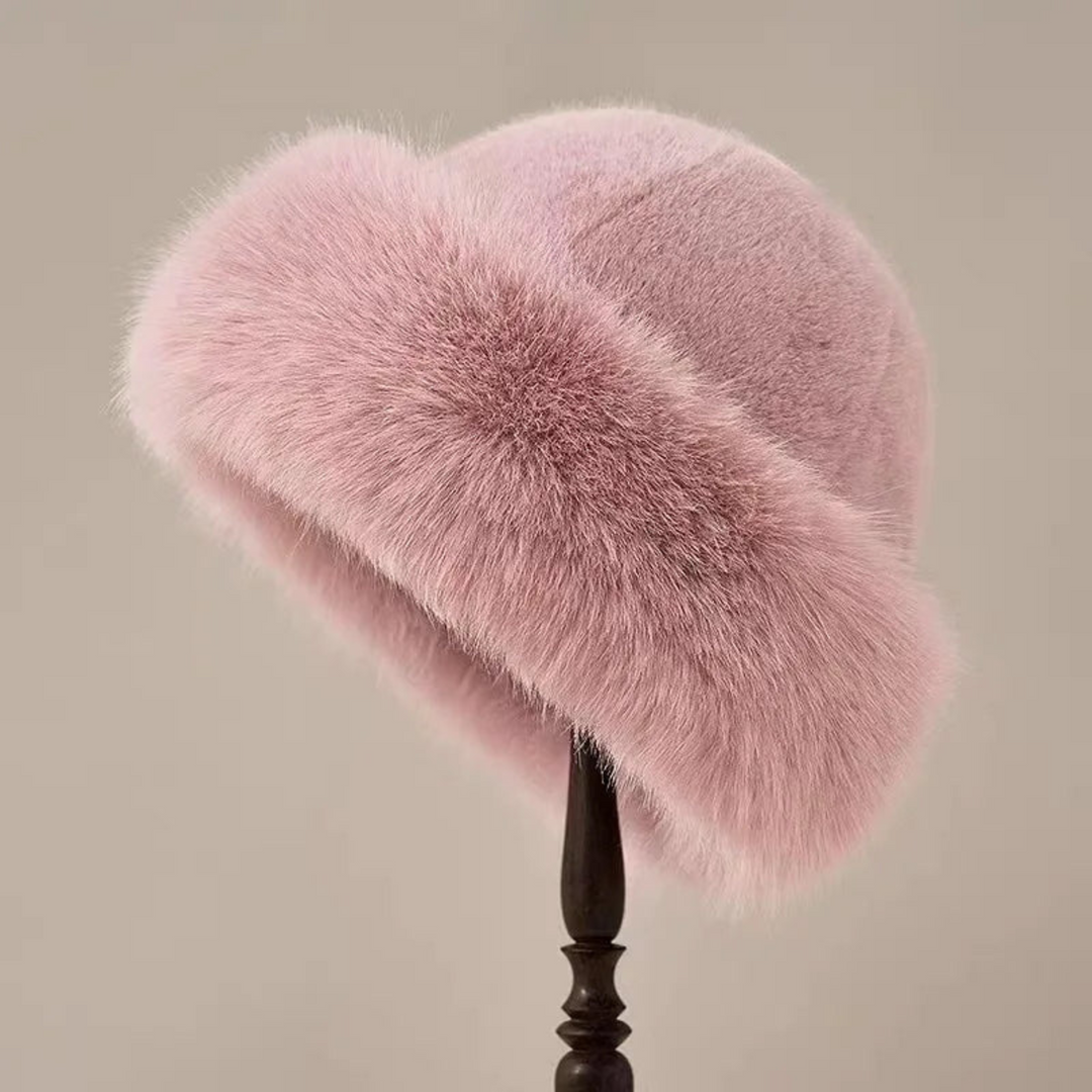 Vintage Fuskpälsmössa | Elegant Vintermössa med Rundad Krona | Tidlös Accessoar för Kyliga Dagar 3