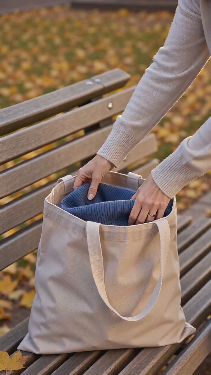 Kort film som visar oversized design för avslappnad stil i rörelse — passform, material och detaljer.